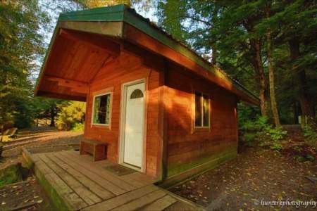 Settler’s Cove Cabin