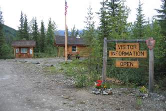 Mc Carthy Road Ranger Station 01 mnoog4